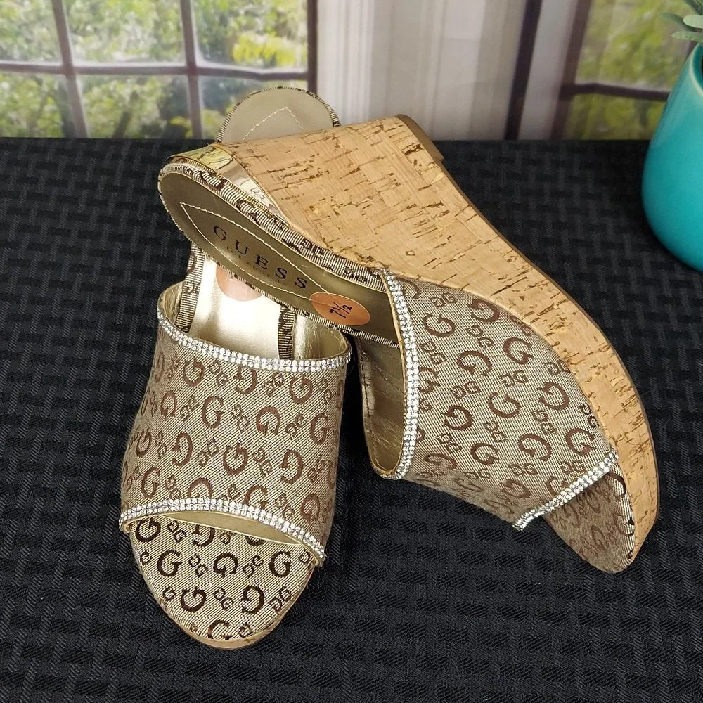GUESS BETRUE2 RHINESTONE ACCENTED CORK WEDGE SANDALS (7.5)